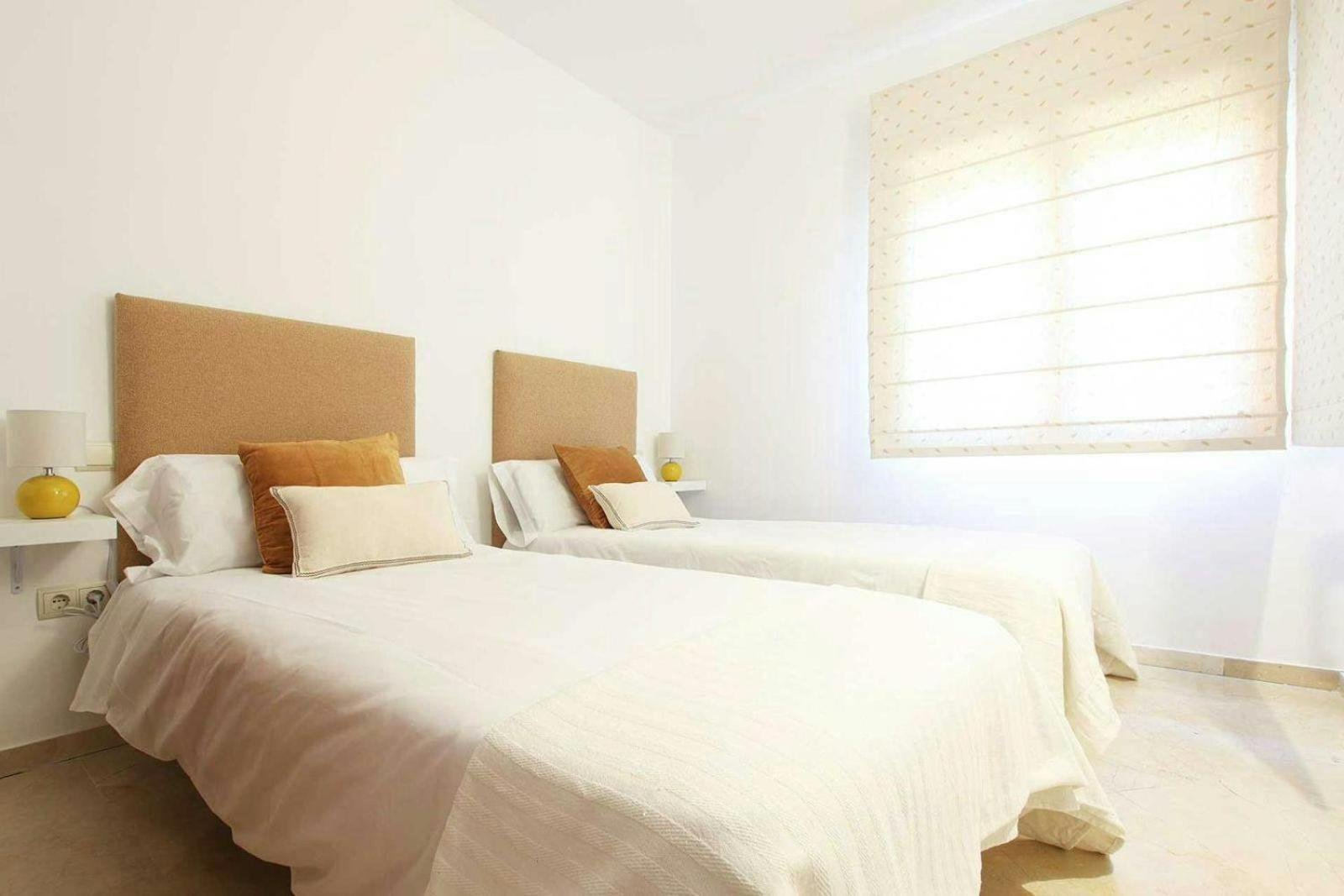 Piso 4 Hab. - Elviria Playa Apartment Marbella Ngoại thất bức ảnh